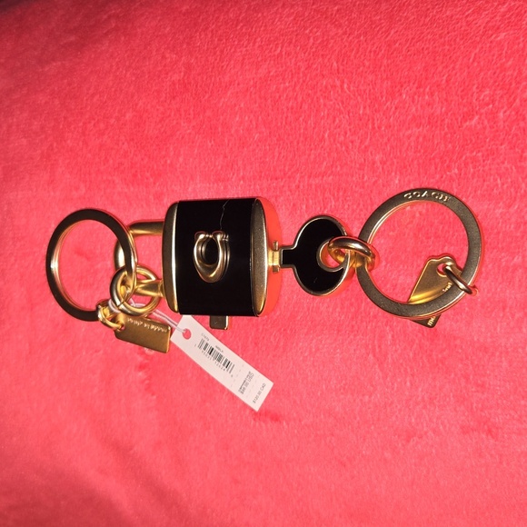Coach Accessories - Coach Valet Keychain Lock & Key Set NWT